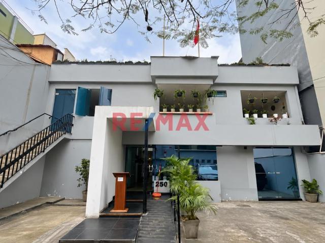 Casa En Venta Con Uso Comercial En El Centro Financiero De San Isidro