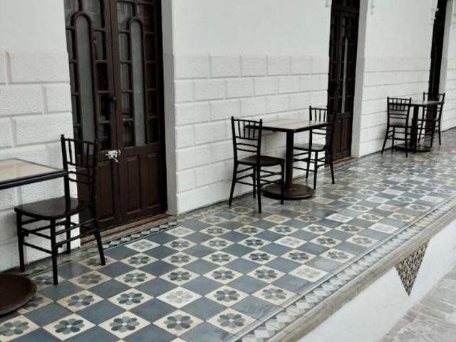 Casa en venta con uso de suelo mixto comercial y de servicios en el Centro Histórico de Querétaro