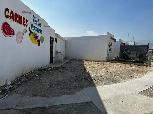 Casa en Venta con uso de Suelo Mixto en Lanín, Vista Montaña García Nuevo León
