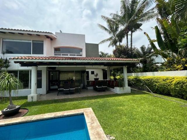 Casa en venta con vigilancia. Fracc. kloster Sumiya