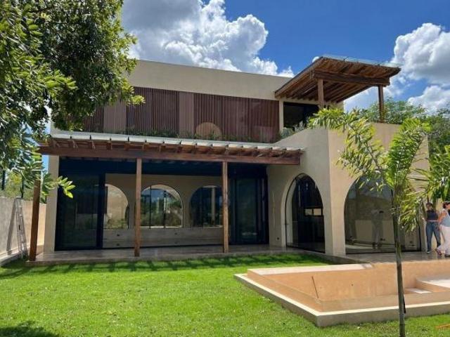 Casa en venta con vista al campo de golf en Provincia Residencial, Mérida