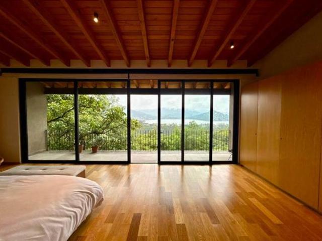 Casa en venta con vista al lago en el fraccionamiento el Santuario en Valle de Bravo