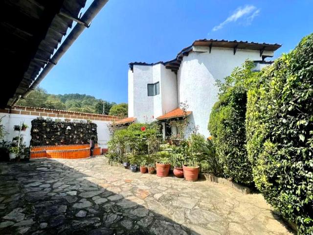 Casa en VENTA con vista al lago en Valle de Bravo, Escritura p?blica