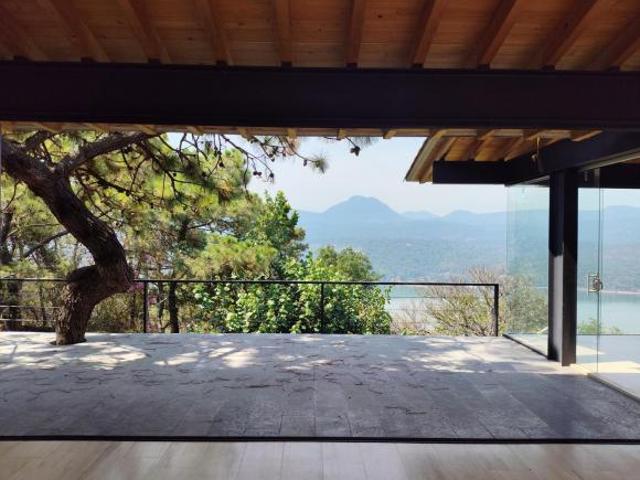 Casa en VENTA y RENTA con vista al lago en Valle de Bravo
