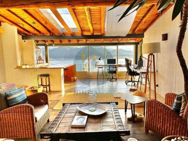 Casa en venta con vista al lago única en Valle de Bravo