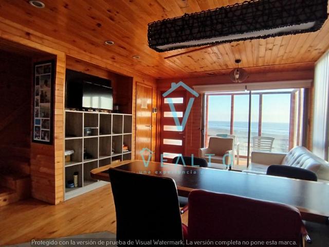 CASA EN VENTA CON VISTA AL MAR EN PICHILEMU