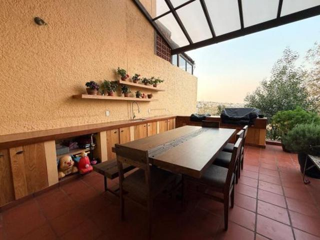 Casa en VENTA con VISTA PANORAMICA, JARDÍN de 65m2 y TERRAZA. Lomas de las Águilas