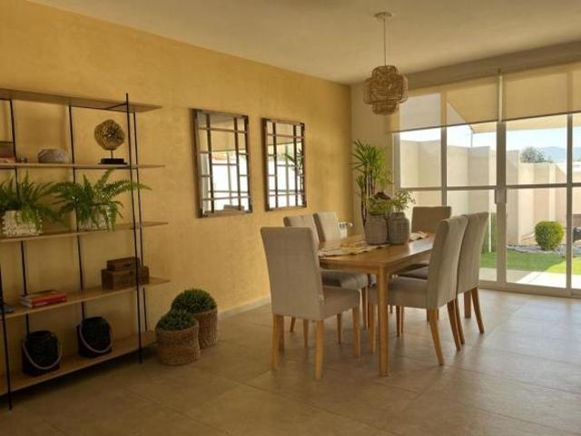 CASA EN VENTA CON ACCESO CONTROLADO A SOLO 10 MINUTOS DE METEPEC