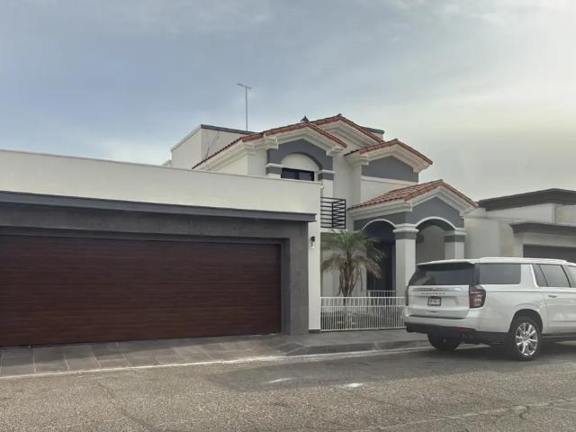 ? Casa en venta con alberca – Amplia y moderna ?en San José Residencial