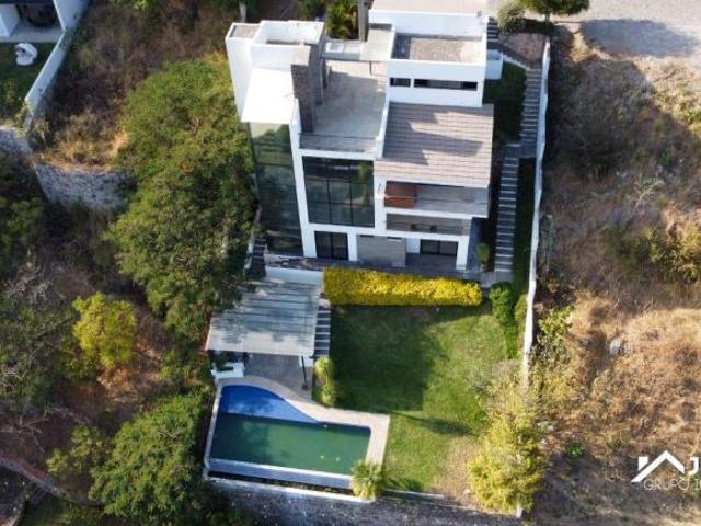 Casa en venta con alberca con vista campo de golf en Las Cañadas, Zapopan