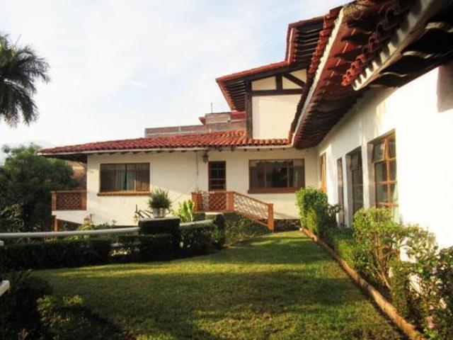 Casa en venta con alberca en Colonia San Jerónimo, Cuernavaca