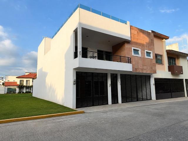 Casa en venta con Alberca en Fraccionamiento Real del Sur
