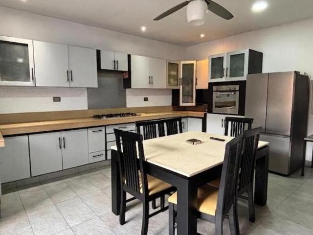 Casa en venta con Alberca en Fraccionamiento Real del Sur