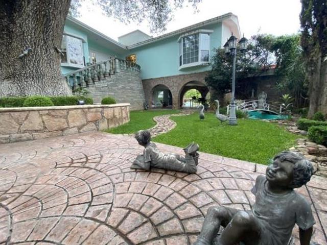 Casa en VENTA con alberca en Paseo de la Presa en Guanajuato Guanajuato