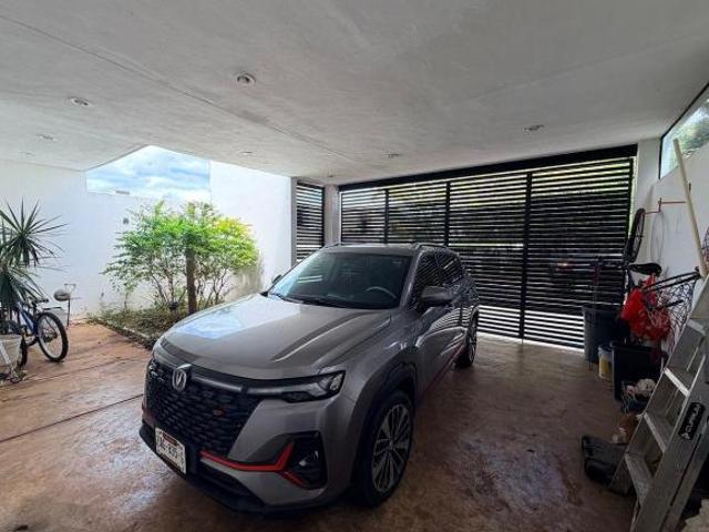 CASA EN VENTA CON ALBERCA UBICADA EN GRAN SANTA FE
