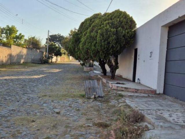 Casa en Venta con Alberca y amplio Jardín, Carr. Colotán