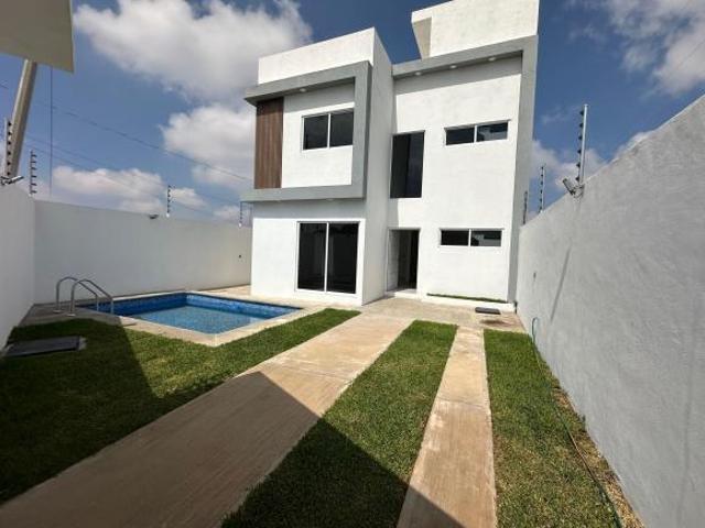 Casa en venta con alberca y roof con 176 m² de terreno y 3 recámaras en venta en Yecapixtla