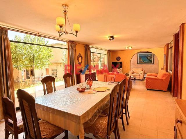 Casa En Venta Con Amplio Jardin!