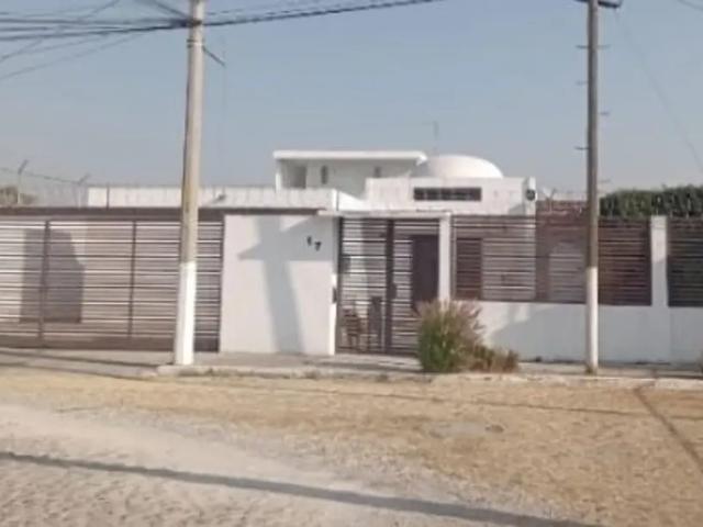 Casa en venta con amplio jardín
