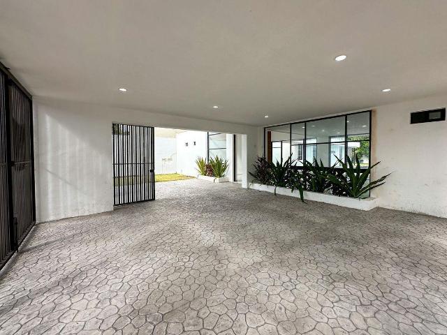 CASA EN VENTA CON AMPLIO TERRENO UBICADA EN SAN PEDRO CHOLUL, MERIDA