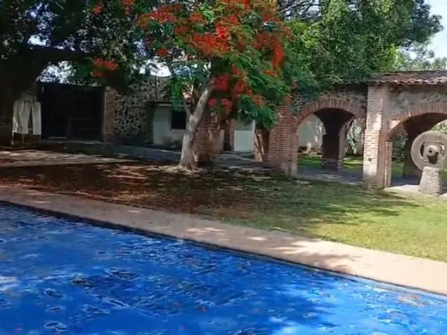 Casa en Venta con Amplio Terreno en Jonacatepec