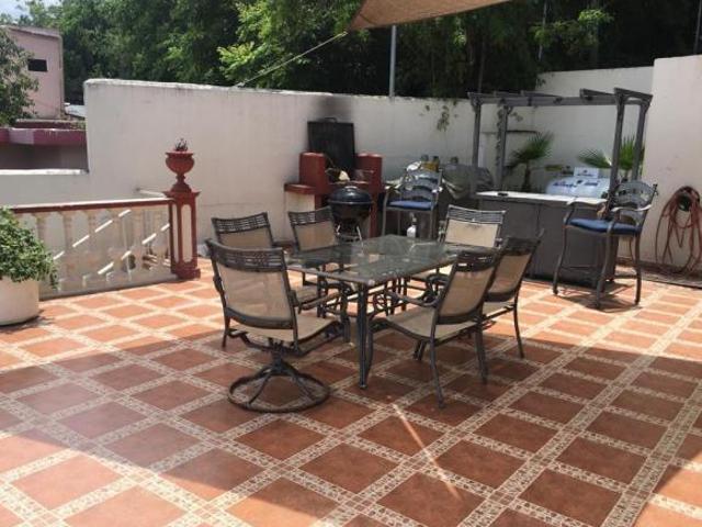 Quinta con 1040 m² terreno, 4 habitaciones en venta en El Cercado Centro