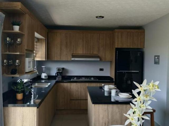 CASA EN VENTA CON AMPLIOS ESPACIOS