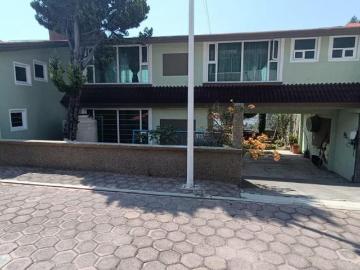 Casa en venta con cuatro habitaciones y jardín en Tizatlán, Tlaxcala