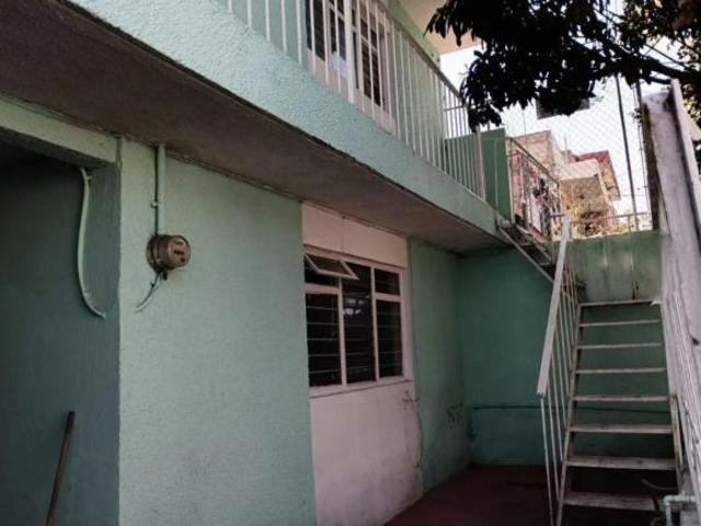 CASA EN VENTA CON DEPARTAMENTO EN SANTA MARGARITA