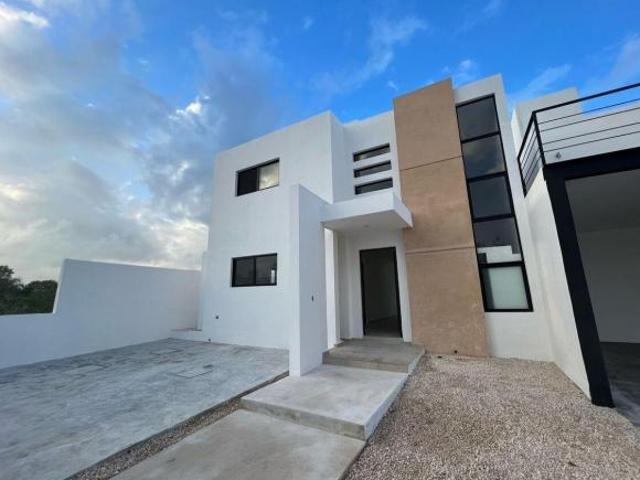 Casa en Venta con Doble Altura en Privada Tamora al norte de Mérida, Yucatán