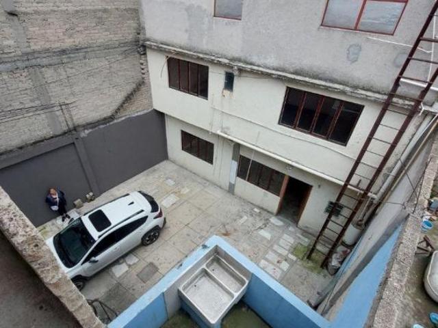 Casa en Venta con Dos Viviendas Independientes en Los Cuartos, Naucalpan