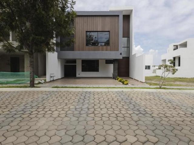 Casa en venta en Lomas de Angelópolis III