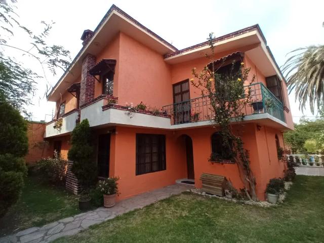 Casa en Venta, con espacios amplios y funcionales