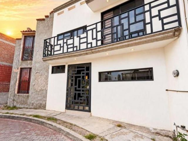 CASA EN VENTA CON EXCEDENTE DE TERRENO I VILLAS DEL AJEDREZ I REMODELADA I 2 RECAMARAS I 1.5 BAÑOS
