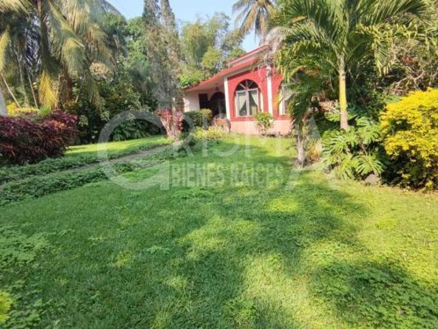 CASA EN VENTA CON EXCELENTE TERRENO