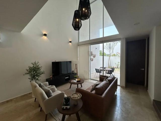 CASA EN VENTA CON EXCELENTE UBICACIÓN, DZITYA, MERIDA