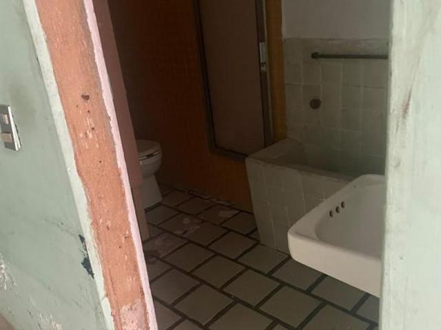 CASA EN VENTA CON EXCELENTE UBICACION EN LA COLONIA MODERNA