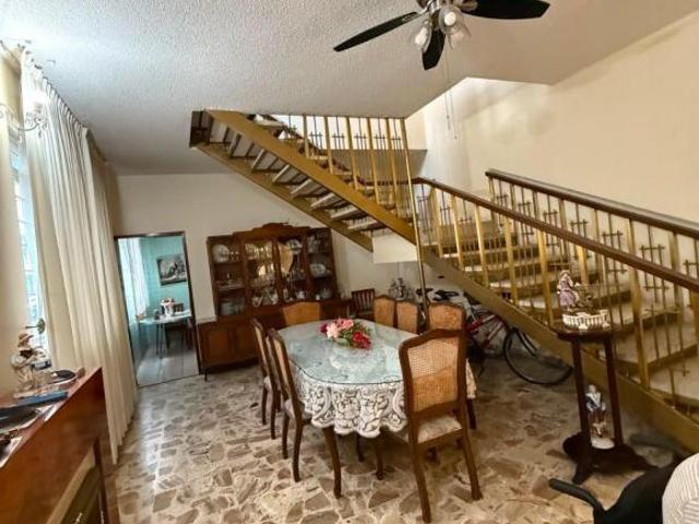 Casa en venta con excelente ubicacion Zona El Santuario