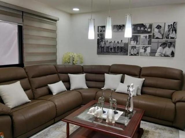 Casa en Venta con Excelentes Acabados en Quinta las Villas, Irapuato