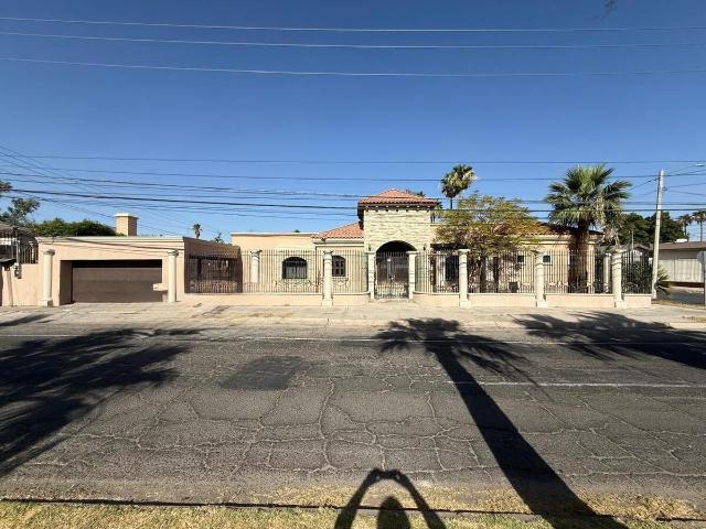 Casa en Venta con Gran Potencial en Villafontana