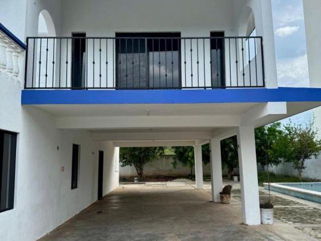 CASA EN VENTA CON GRAN TERRENO EN CONKAL, YUCATÁN