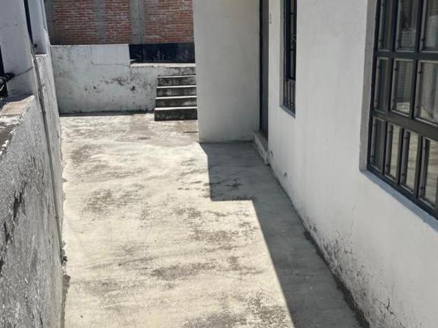 CASA EN VENTA CON GRAN TERRENO Y EXCELENTE UBICACIÓN COMERCIAL EN NICOLÁS ROMER
