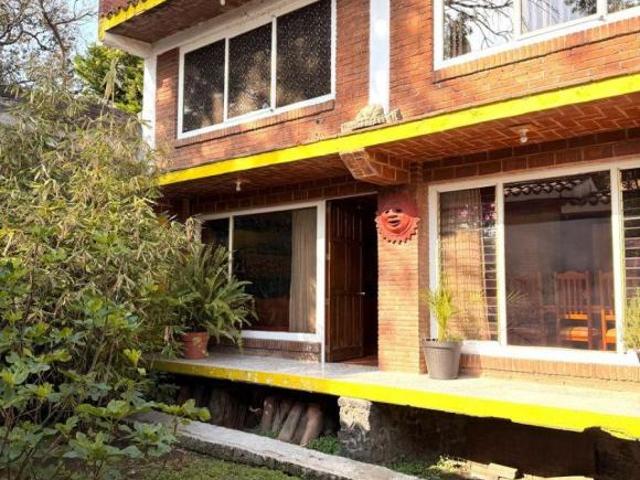 Casa estilo hacienda con 491 m² de construcción en terreno amplio | Héroes de Padierna
