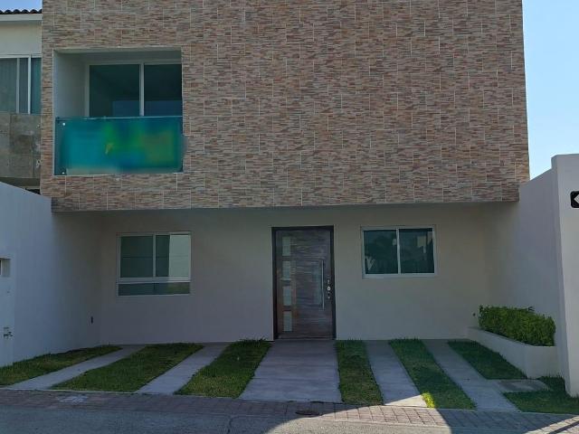CASA EN VENTA CON HABITACI?N EN PLANTA BAJA, UBICADA EN FRACCIONAMIENTO EL MIRADOR