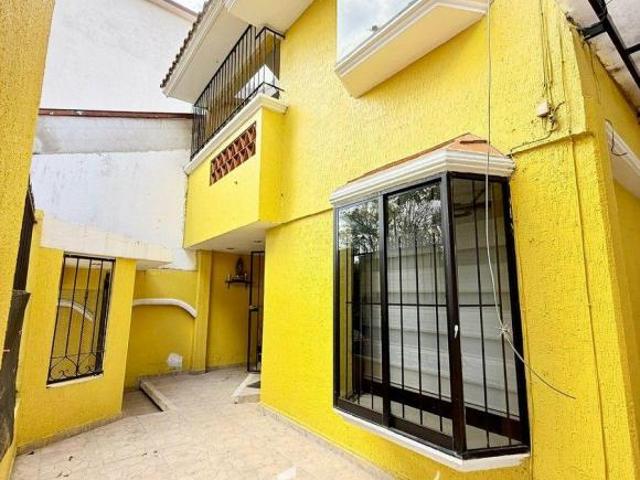 Casa en venta con habitación en planta baja en Sipeh Ánimas