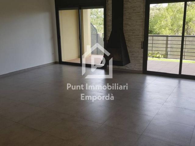 Casa en venta con inquilino Garrigas
