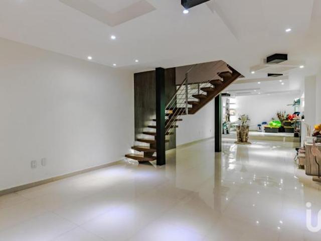 Casa en venta con Jacuzzi, Sauna y Rooftop en Jardín Balbuena | confort y amplitud a 10 min del AICM