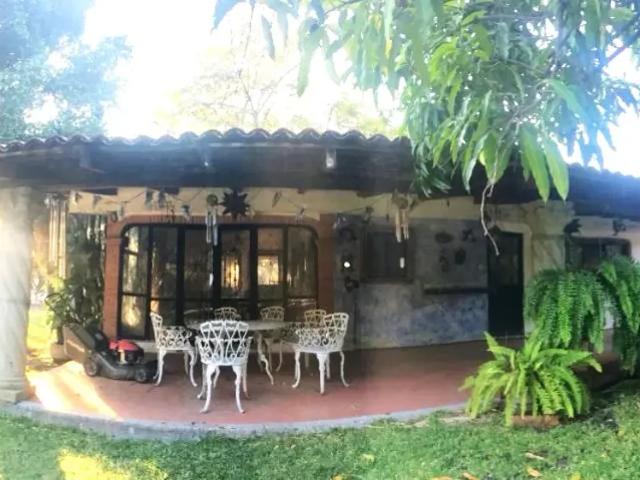 Casa en Venta con Jardín en Atotonilco, Morelos