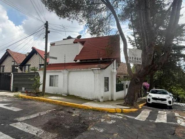 Casa en venta con jardín y terreno en esquina Puente Colorado – Las Águilas