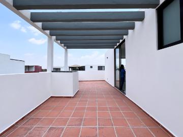 Casa en Venta con Jardin y Roof Top atr?s de Plaza San Diego